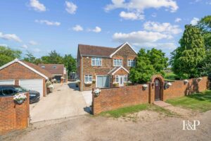Goughs Barn Lane, Warfield, Bracknell, Berkshire, RG42