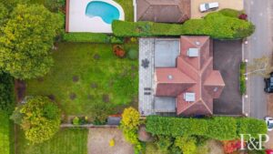 Howards Thicket, Gerrards Cross